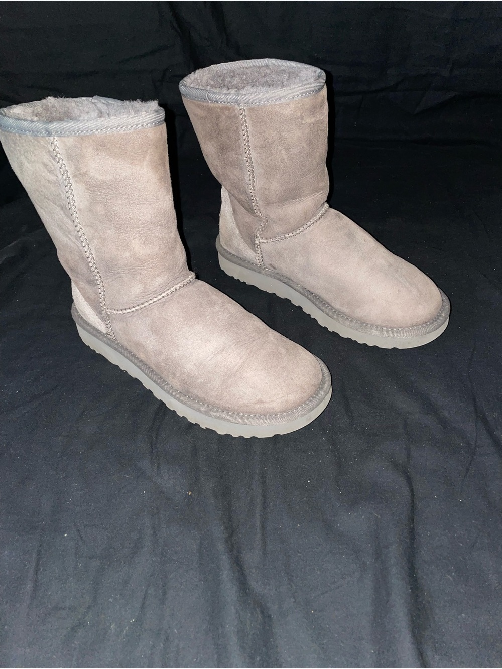 UGG Women's Short Shearling Boots - Taupe Gray size 6